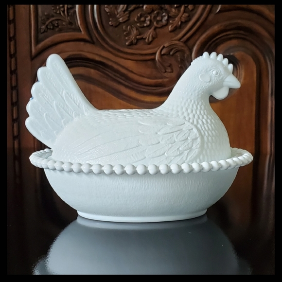 Indiana Glass Other - Vntge Milk Glass Hen On Nest Dish